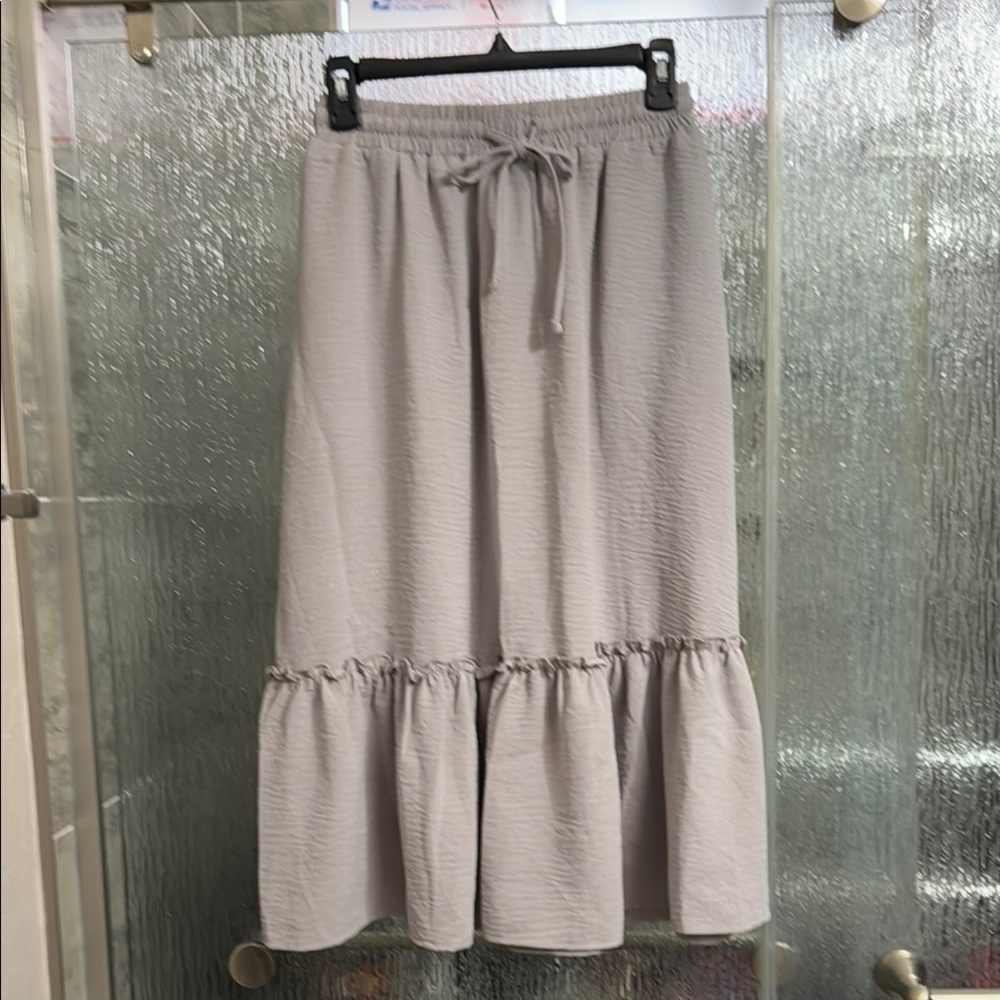 Pull on Gray Skirt
